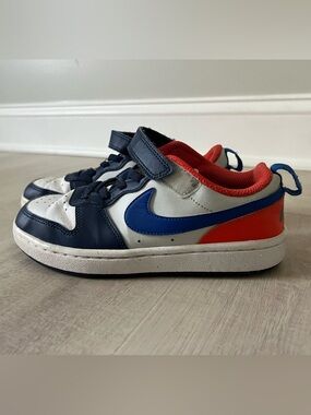 Nike Kids Low-Top Sneakers in White, Navy & Red-Orange